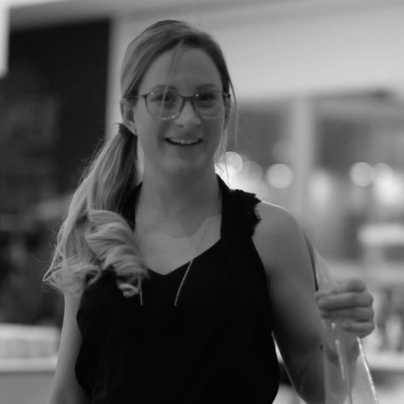 Meet your Posher, Julie - Picture 1 of 1